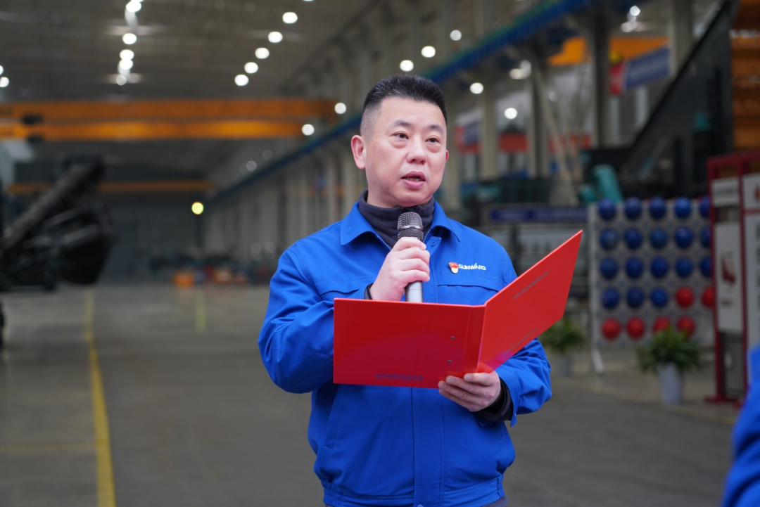 “持证上岗，，，，，，成为破碎筛分装备的好管家！”