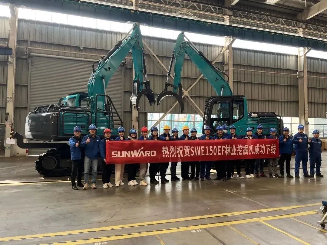 翻山越岭，，，，，，称霸“武林”！恒峰g22智能首款中型林业挖掘机乐成下线