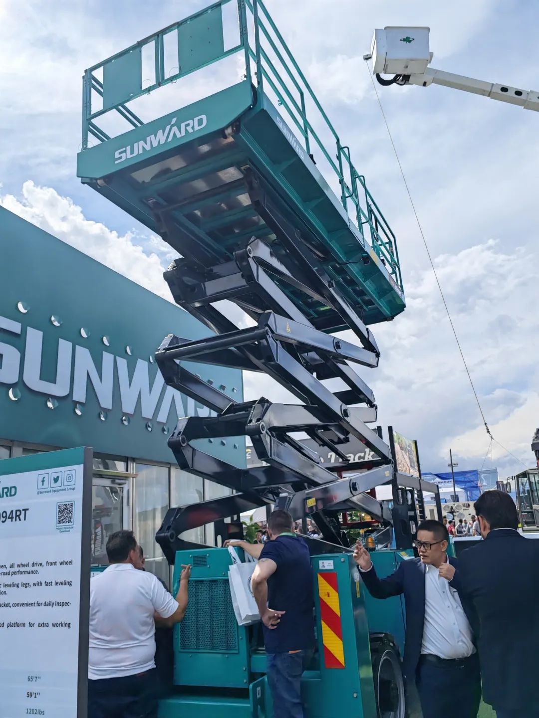 拉展直播 | 恒峰g22智能高空精品亮相2023美国拉展，，，，，，哪款是你的最爱？？？？？？