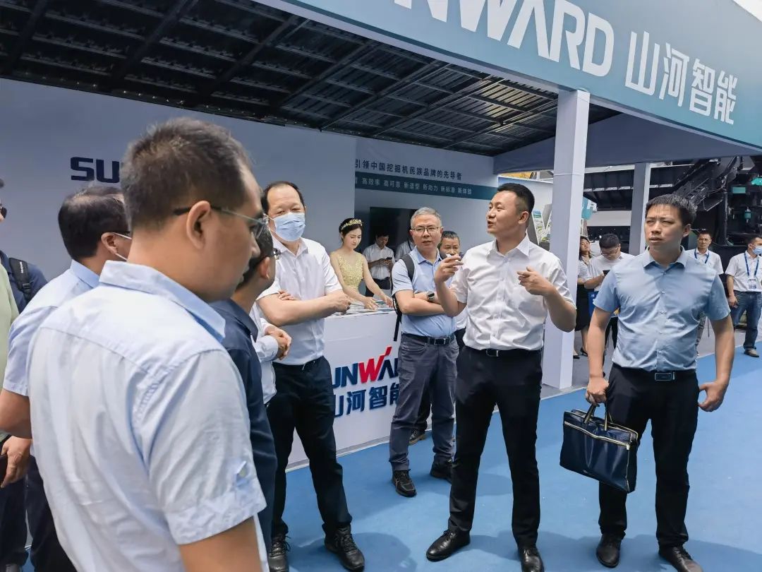 携手共建“一带一起”，，，，，，，恒峰g22智能地下工程装备广受关注