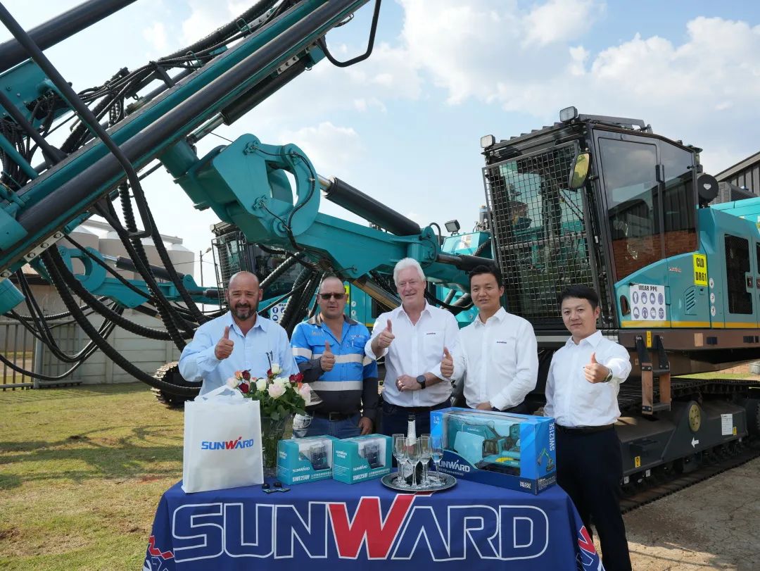 上岸南非，，，，，，，，恒峰g22智能新型凿岩利器交付客户