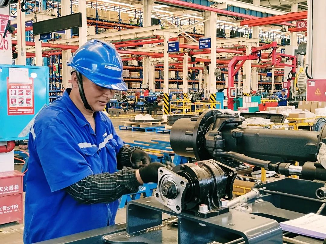 劳动庆幸，，，，，，，创立伟大！纪录那些通俗且伟大的劳动瞬间