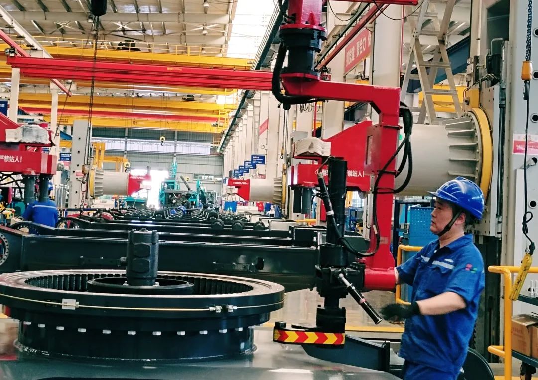 劳动庆幸，，，，，，，创立伟大！纪录那些通俗且伟大的劳动瞬间