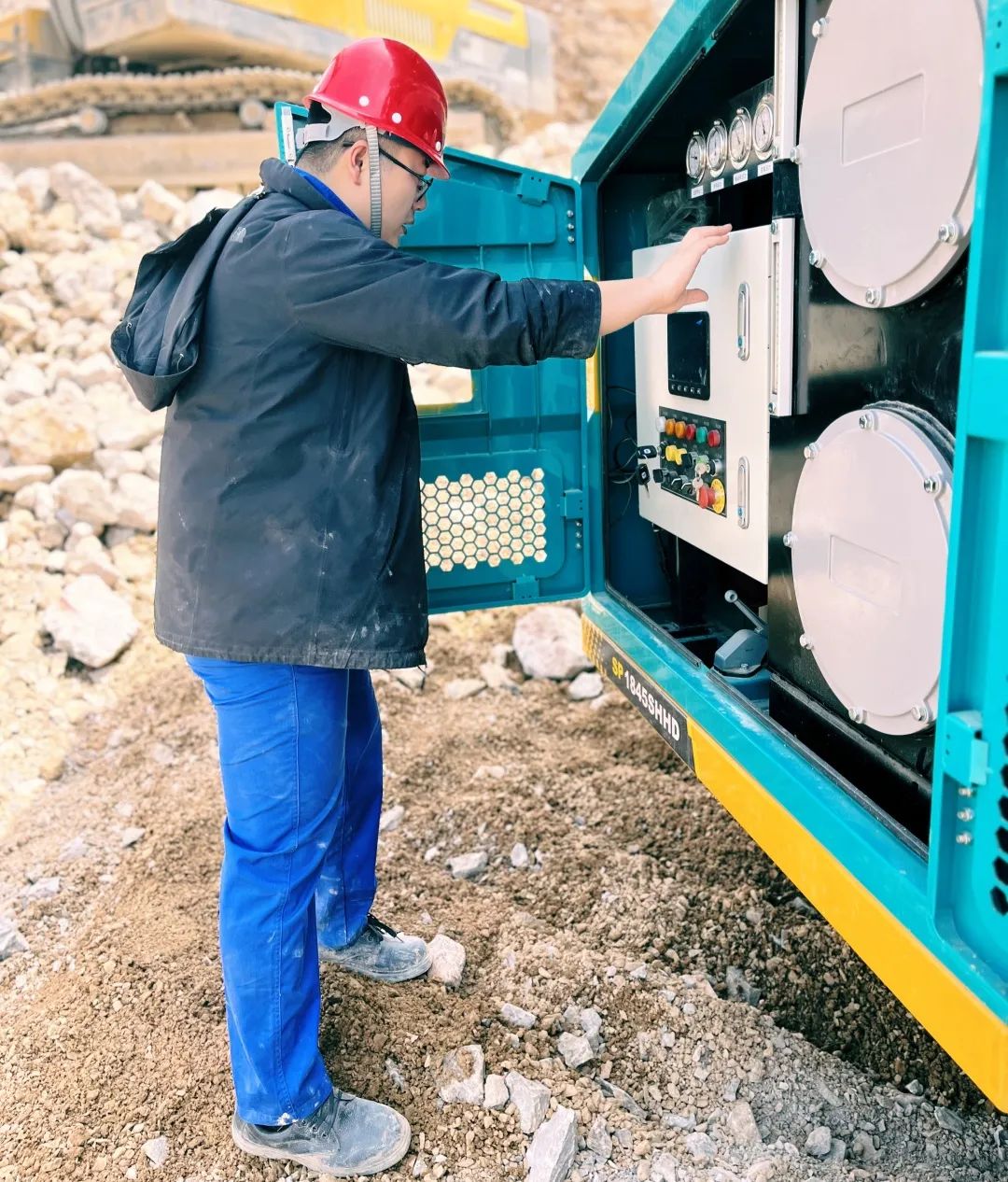 劳动庆幸，，，，，，，创立伟大！纪录那些通俗且伟大的劳动瞬间