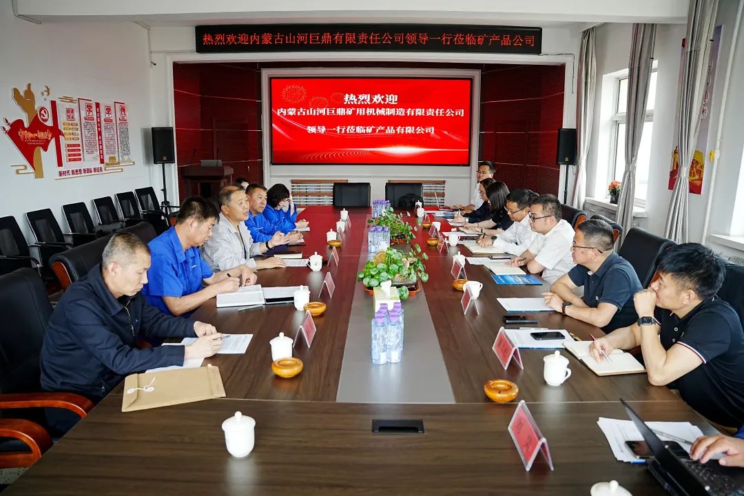 一连助力“双碳”目的，，，，，，恒峰g22巨鼎LNG矿卡在辽宁批量应用