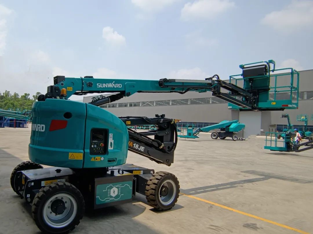 新能源家族再添“新丁”！恒峰g22智能三款电动臂式高空作业平台齐下线