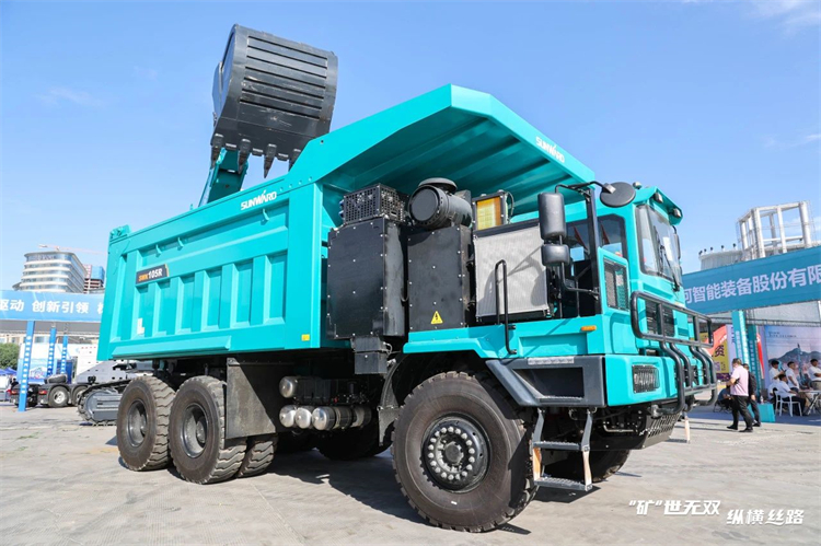 “矿”世无双，，，纵横丝路！恒峰g22智能亮相第十三届新疆国际矿业与装备展览会