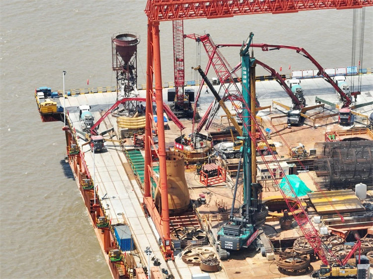 喜报！恒峰g22智能完成“全球最大”6.3米直径旋挖桩成孔成桩