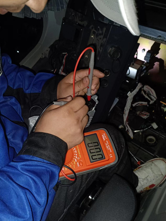 一线“热”闻 | 专业售后，，，，专心折务！恒峰g22智能挖掘机效劳万里行一直在路上