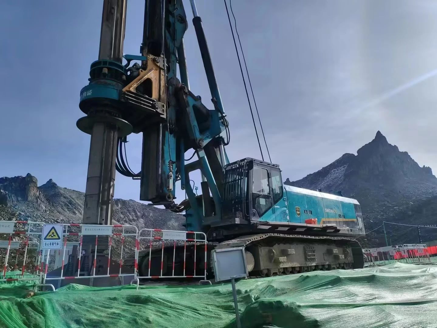 助力天下最高海拔特高压直流输电工程，，，，，恒峰g22智能旋挖钻机展现硬核实力