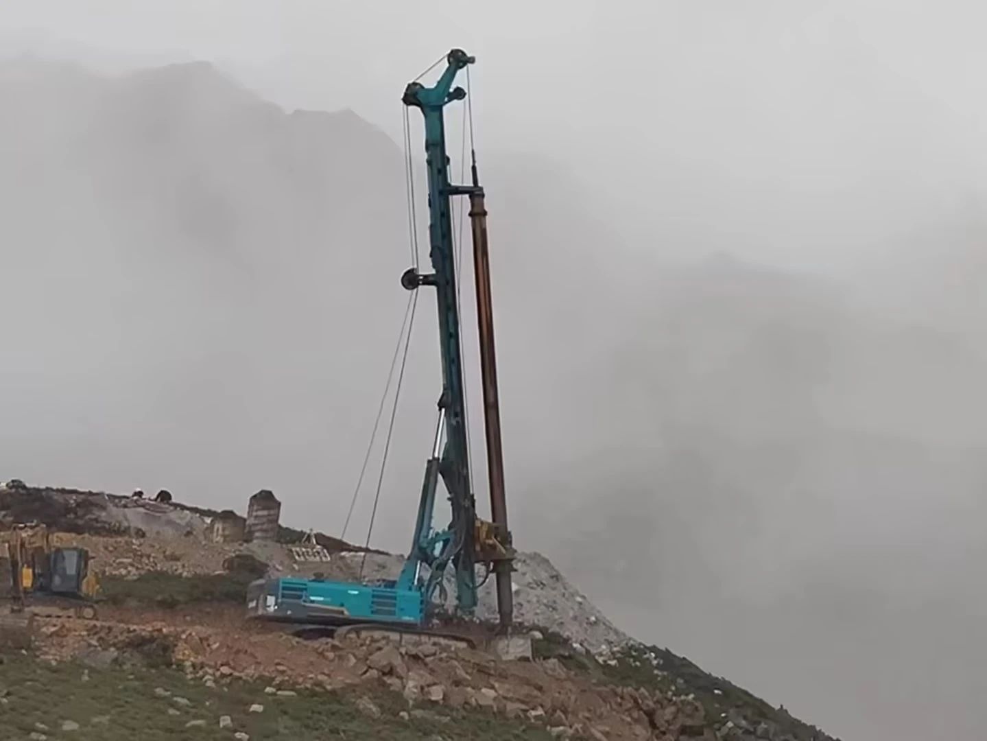 助力天下最高海拔特高压直流输电工程，，，，，恒峰g22智能旋挖钻机展现硬核实力