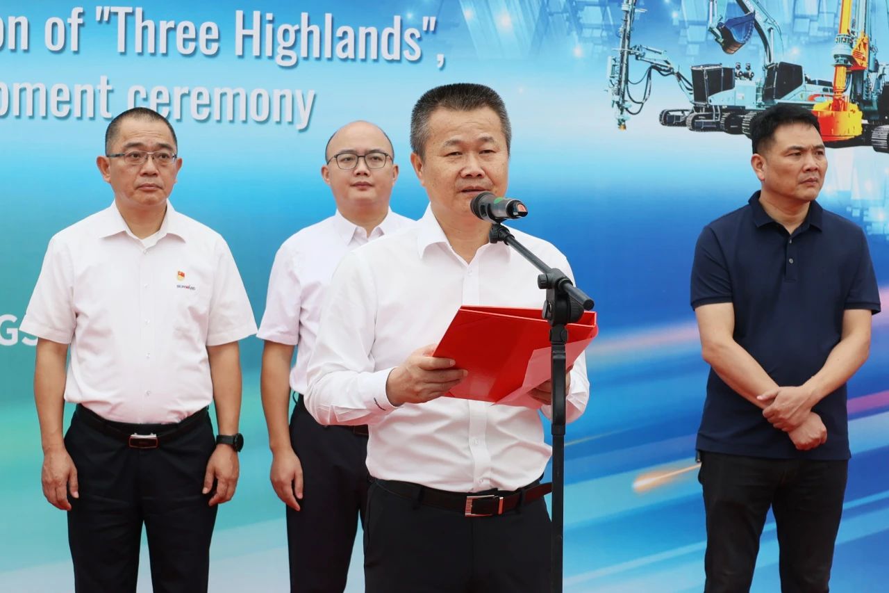 一连进军国际市。。。。。。。。『惴錱22智能近百台装备集中发货