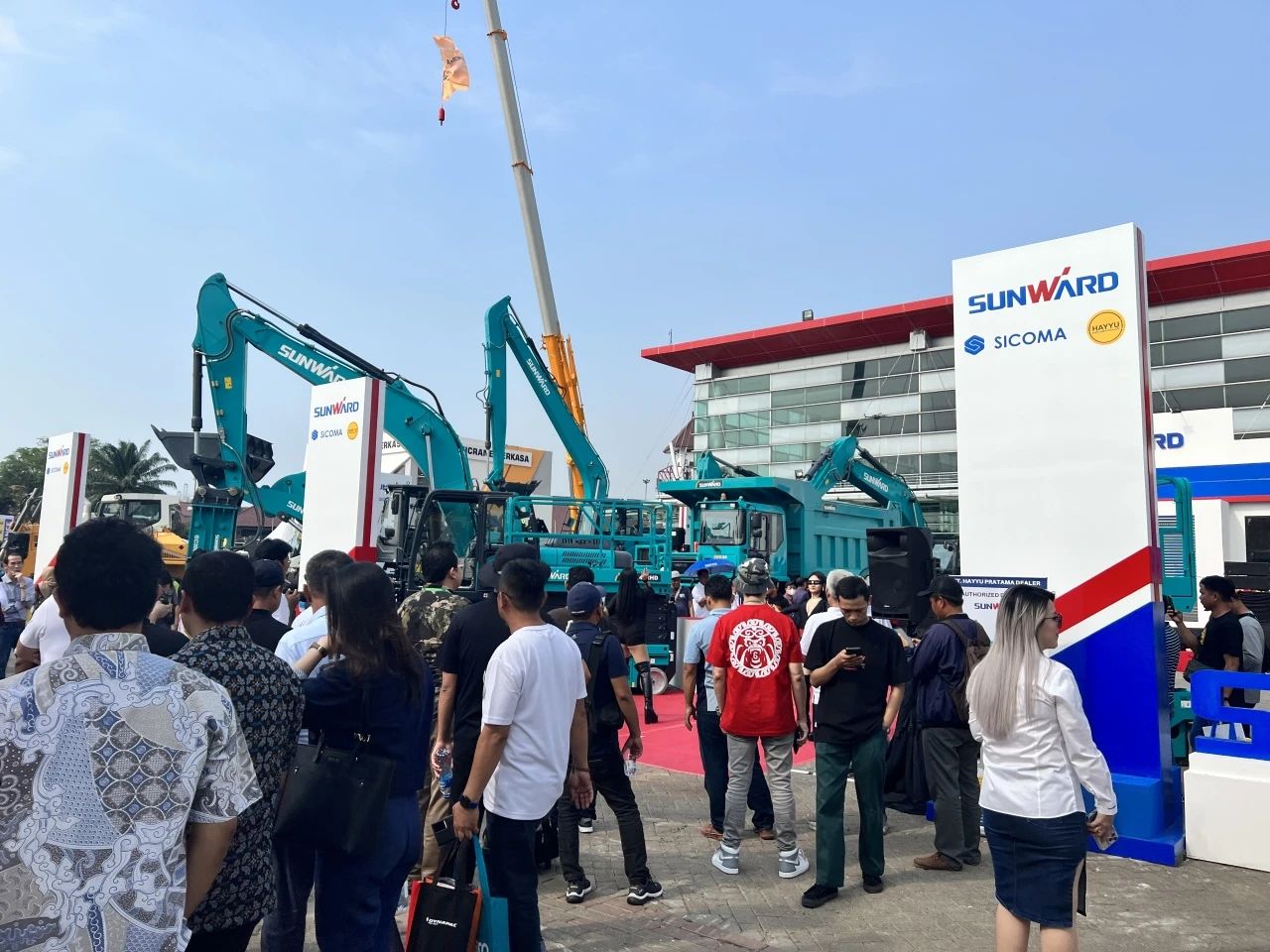 深耕细作，，，，，，逆势增添！恒峰g22智能艳服亮相印尼雅加达矿业展