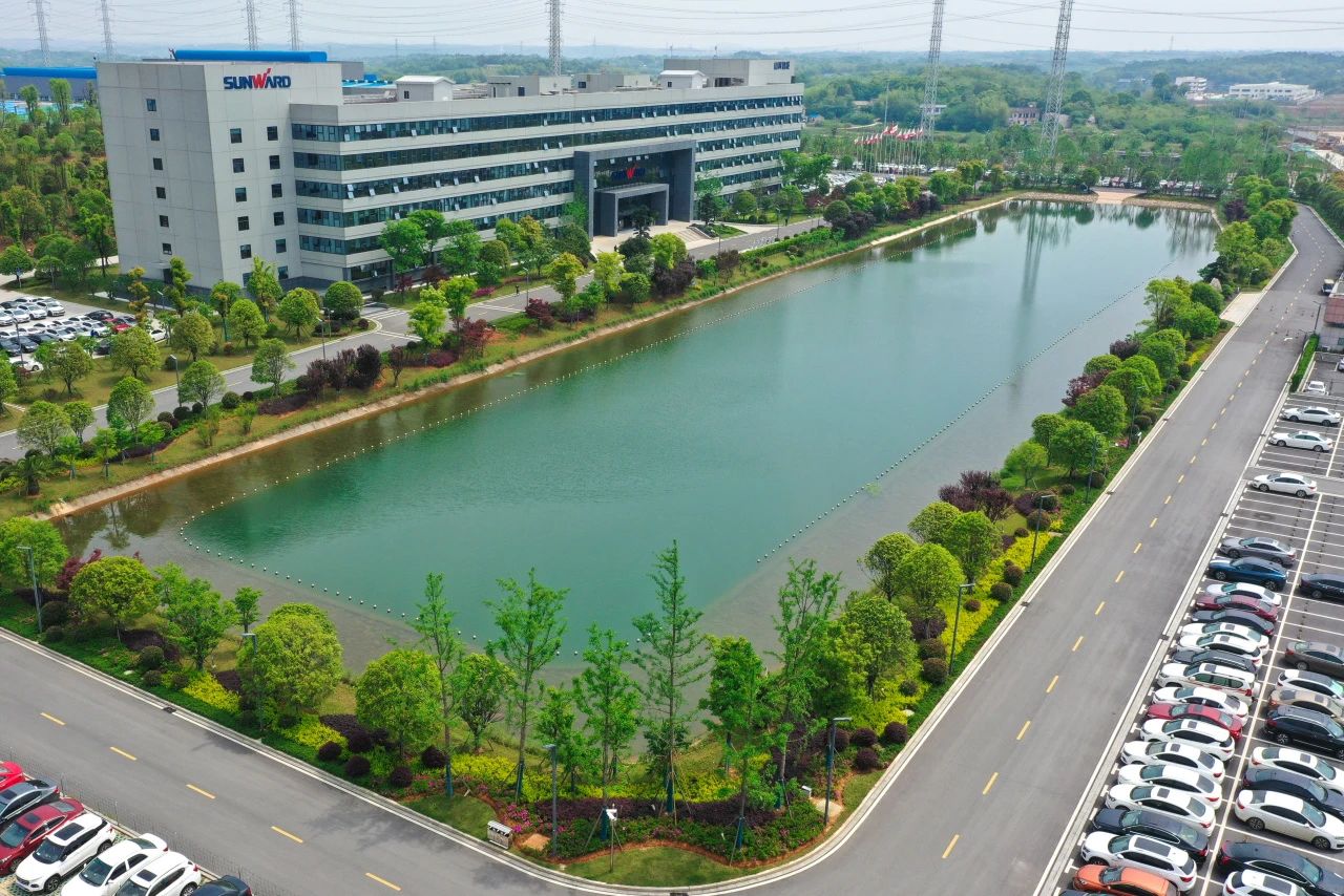 天下节水办主任蒋牧宸调研恒峰g22智能节水事情