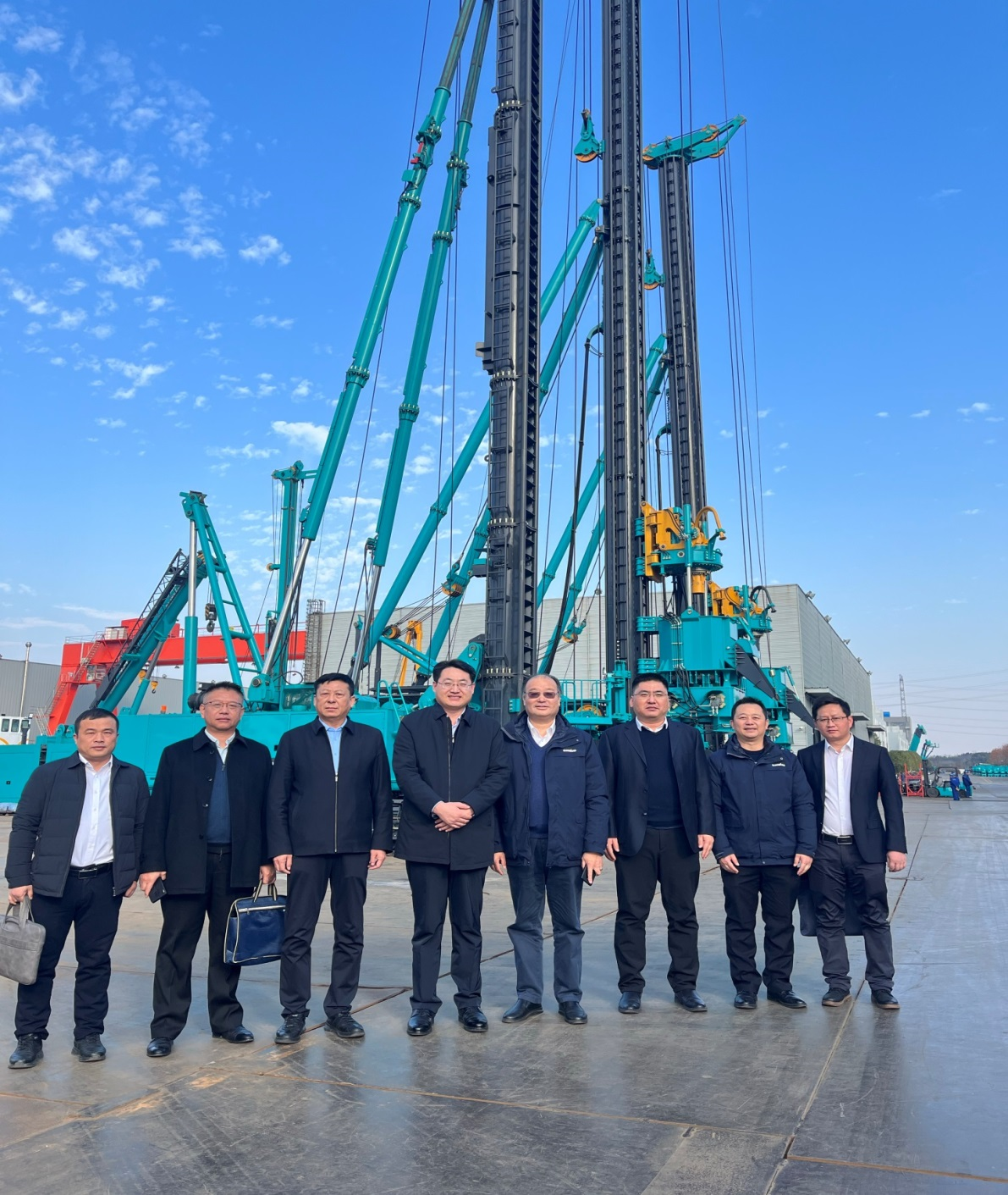 强强联合，，，，同营生长！恒峰g22智能与中铁六局路桥公司签署战略相助协议