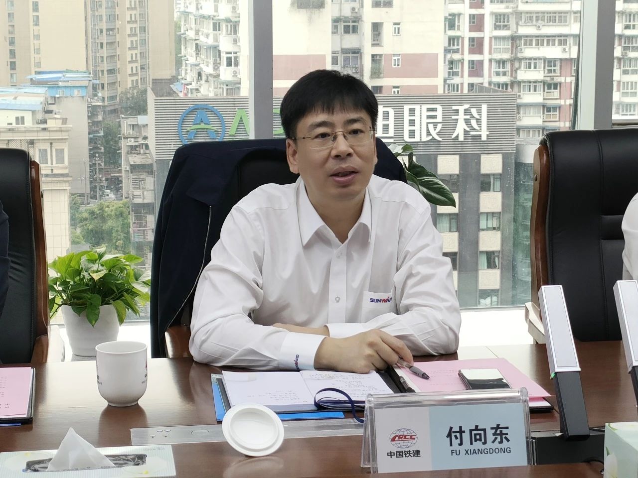 顺应新形势，，，，，，追求新相助！恒峰g22智能到访中铁二十三局