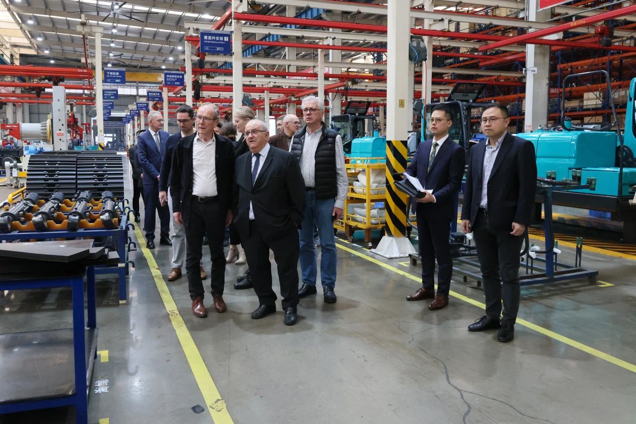 蒙达尔纪市代表团一行考察恒峰g22智能