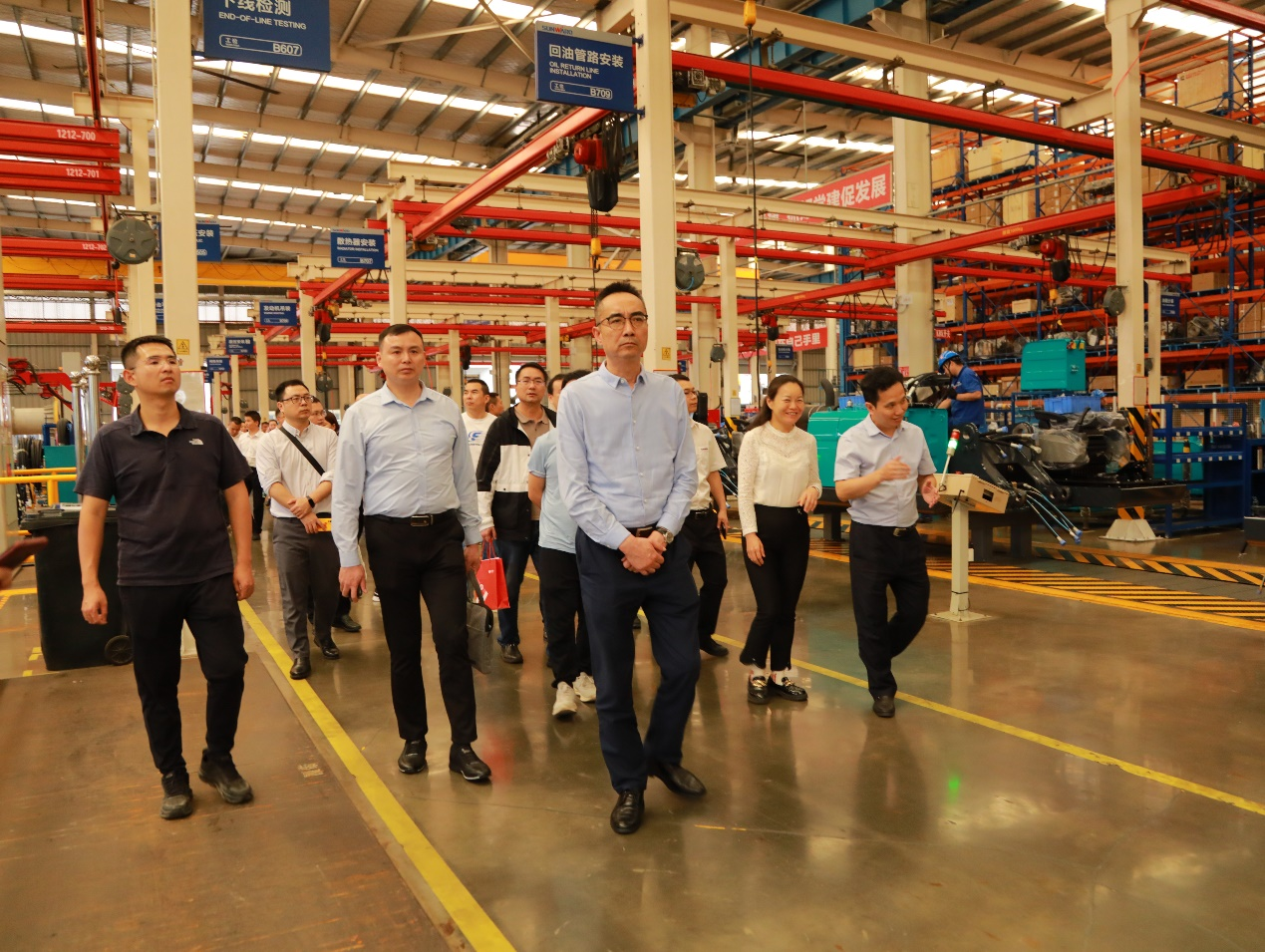 湘潭市工信局带队莅临恒峰g22智能开展智能制造现场观摩交流活动