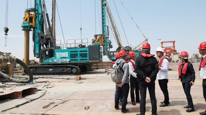 先导式立异，，，，，，，，再推电动新品！恒峰g22智能SWDM520EE增程式旋挖钻机推介会乐成举行