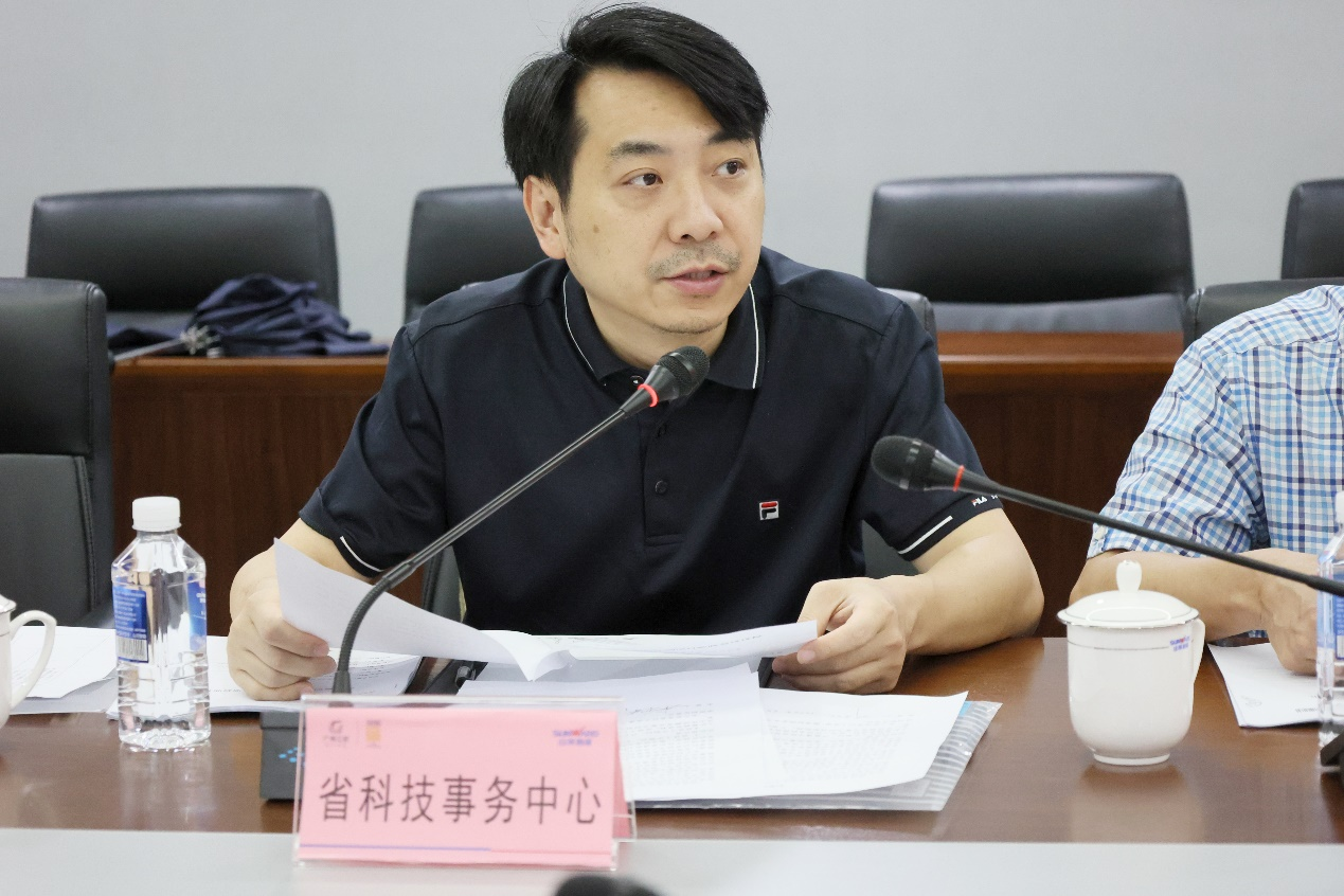 恒峰g22智能“超大型油气管道绿色成套施工装备”项目顺遂通过验收！