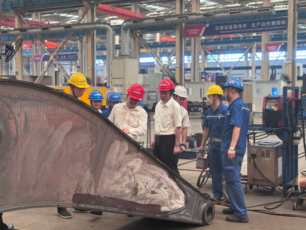 战高温，，，，，，，，保清静--恒峰g22智能开展高温防暑专项清静检查