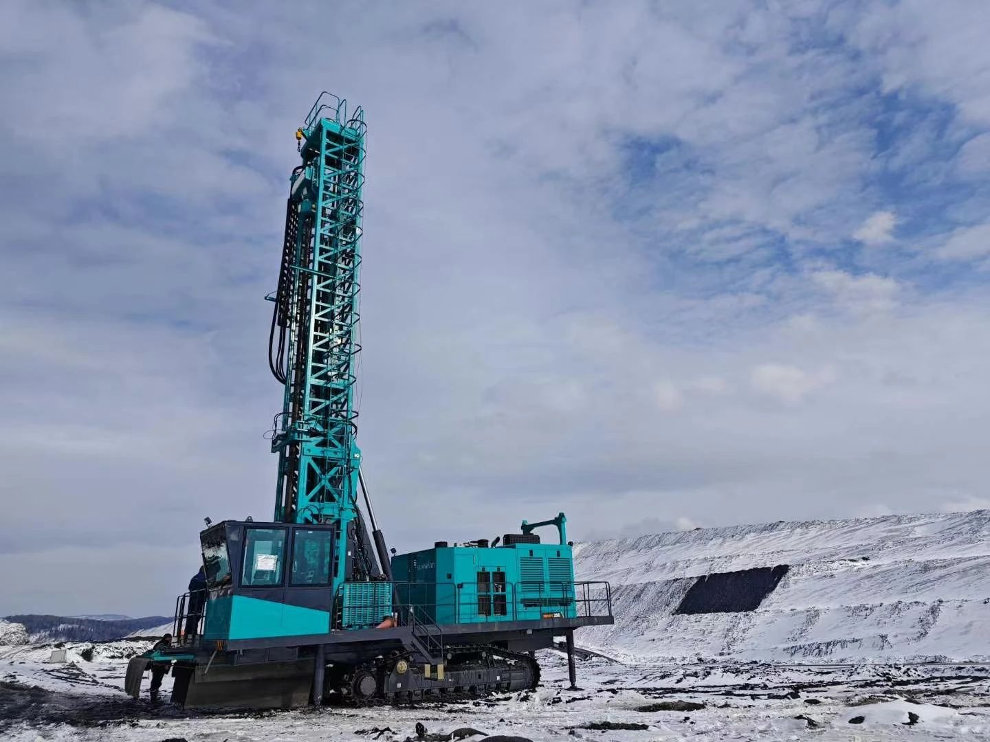 月钻进42888米，，，，，，，，恒峰g22智能牙轮钻机施工效率再立异高