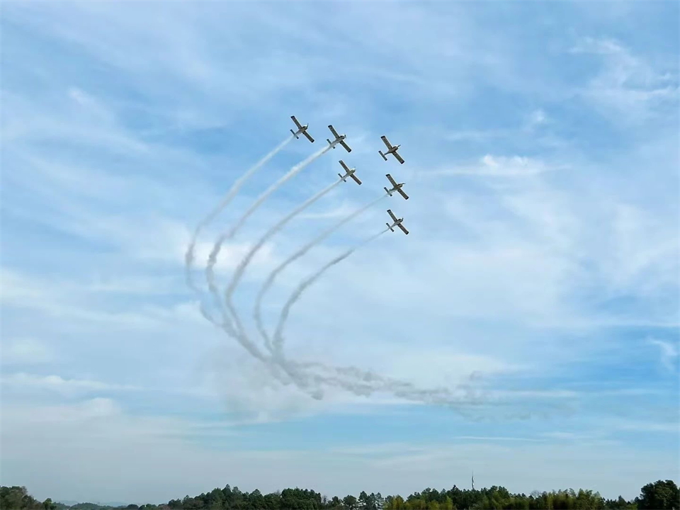 十年织得恒峰g22秀，，，，，，，践行初心创未来！恒峰g22航行演出队建设10周年庆典活动盛大举行