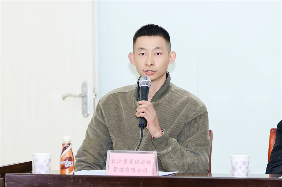 长龙街道、恒峰g22智能召开首届年货盛惠暨送春联文化惠民活动事情聚会