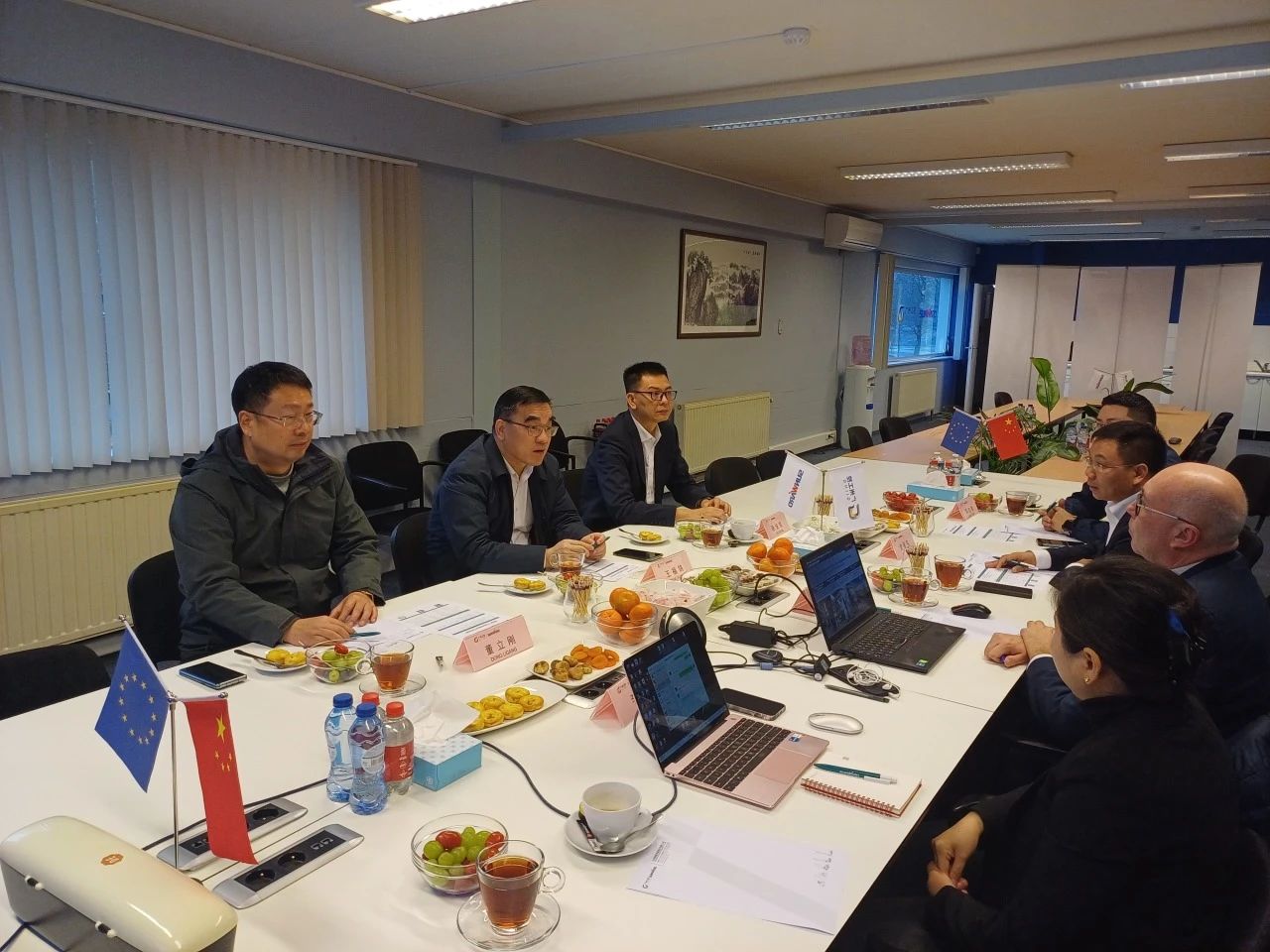 广州工控集团总司理王福铸率队考察恒峰g22智能欧洲子公司