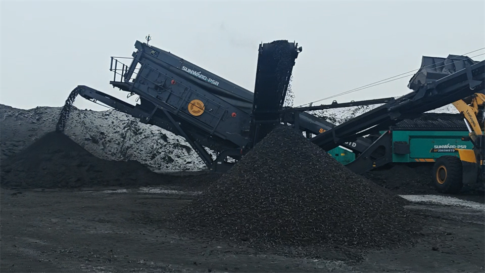 不惧-30℃极寒挑战，，，恒峰g22普石勒破碎筛分装备稳固运行！