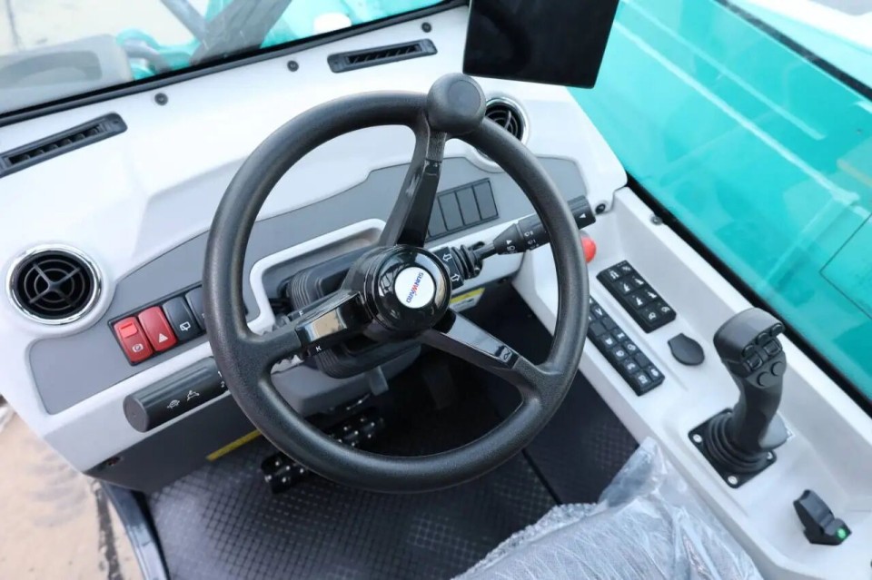 高端机型“双箭齐发”！恒峰g22智能两款伸缩臂叉装车乐成下线