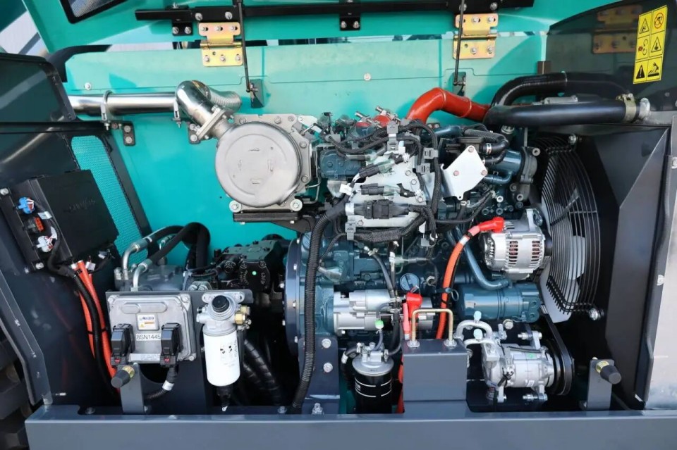 高端机型“双箭齐发”！恒峰g22智能两款伸缩臂叉装车乐成下线