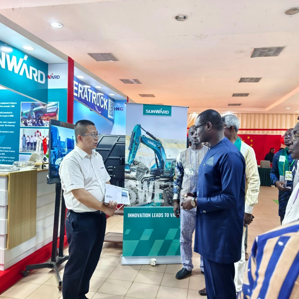 恒峰g22智能亮相首届“投资布基纳法索”国际论坛