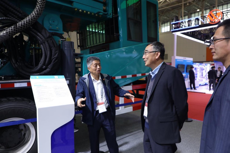 恒峰g22智能携手“战略相助同伴”中国煤炭地质总局精彩亮相2025中国国际矿业大会