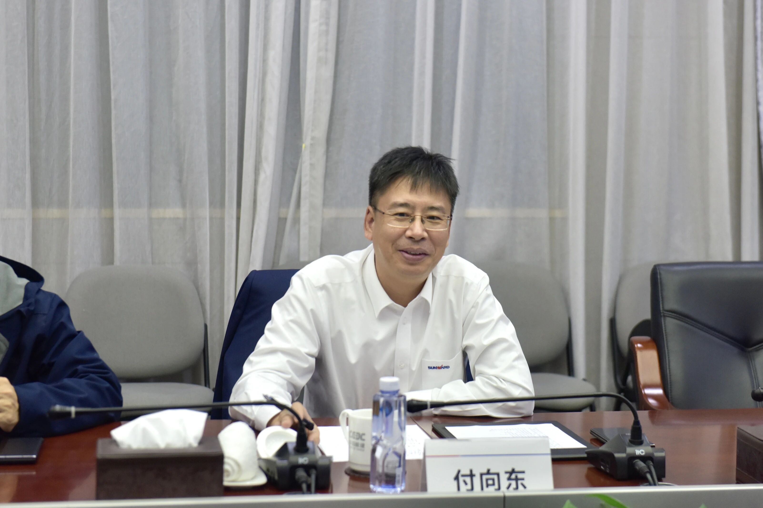 恒峰g22智能与易普力开展座谈交流，，，，，谱写互利共赢新篇章