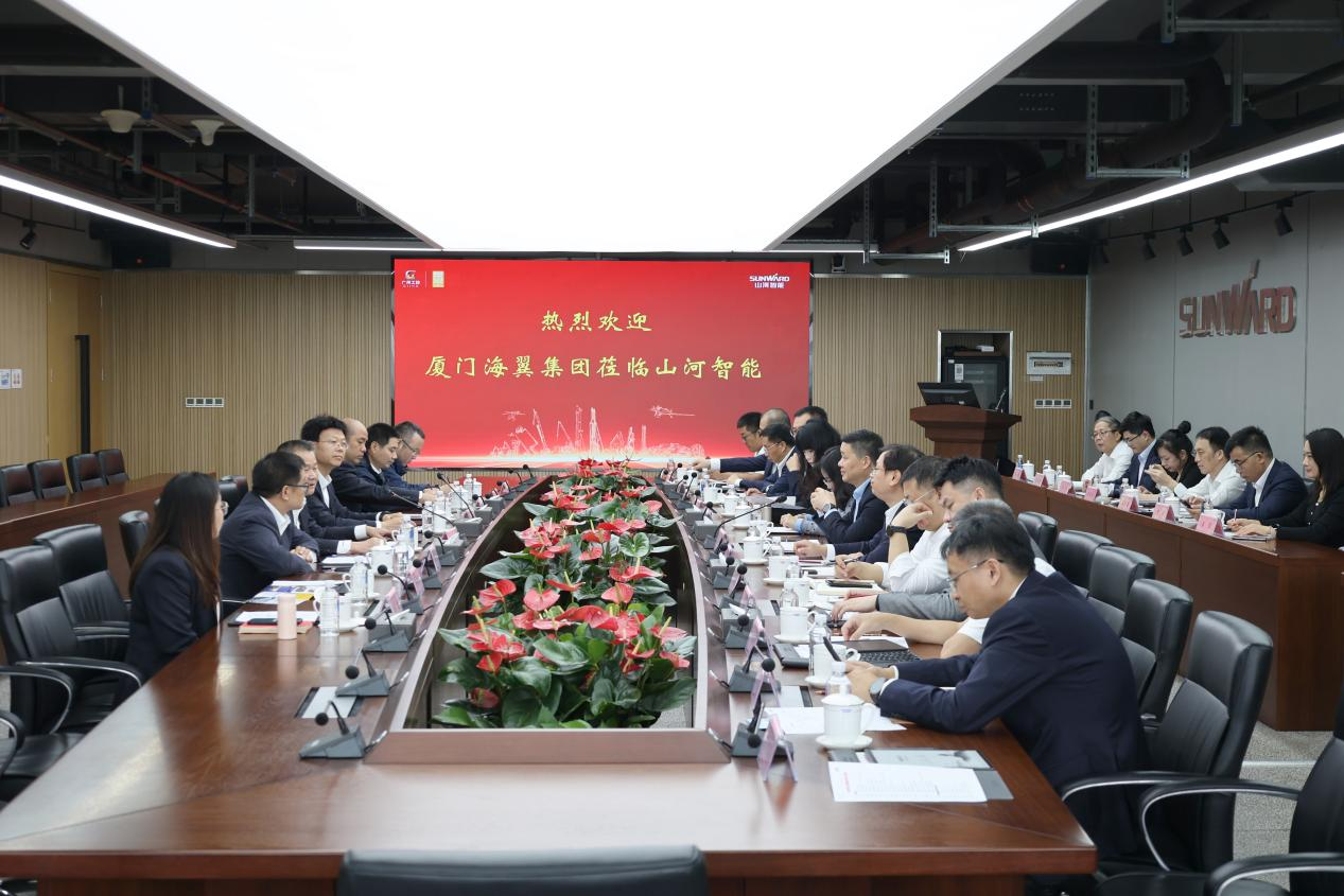 厦门海翼集团总司理金中权到访恒峰g22智能