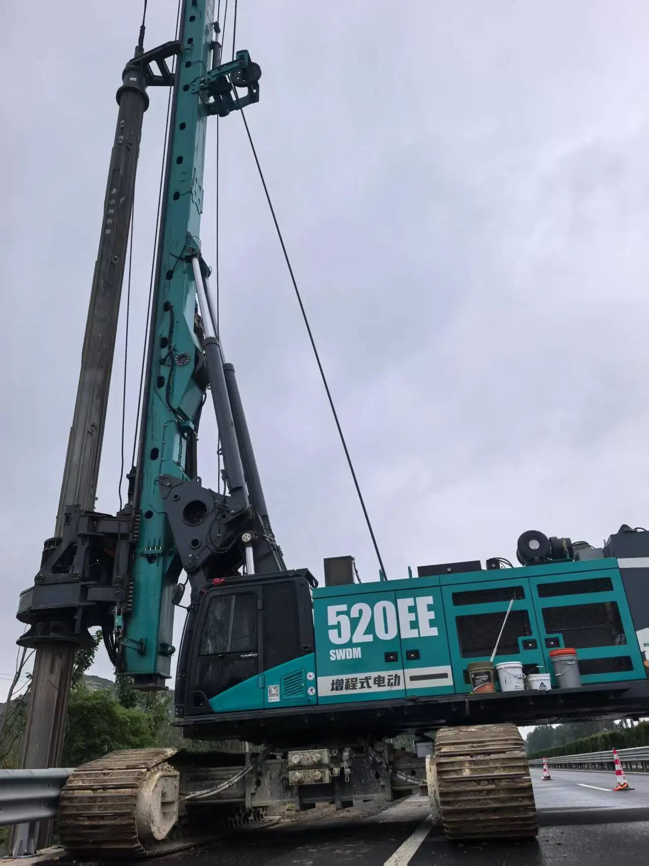 恒峰g22智能增程式电动旋挖钻机助力山东高速建设，，，，，，，绿色施工效果显著