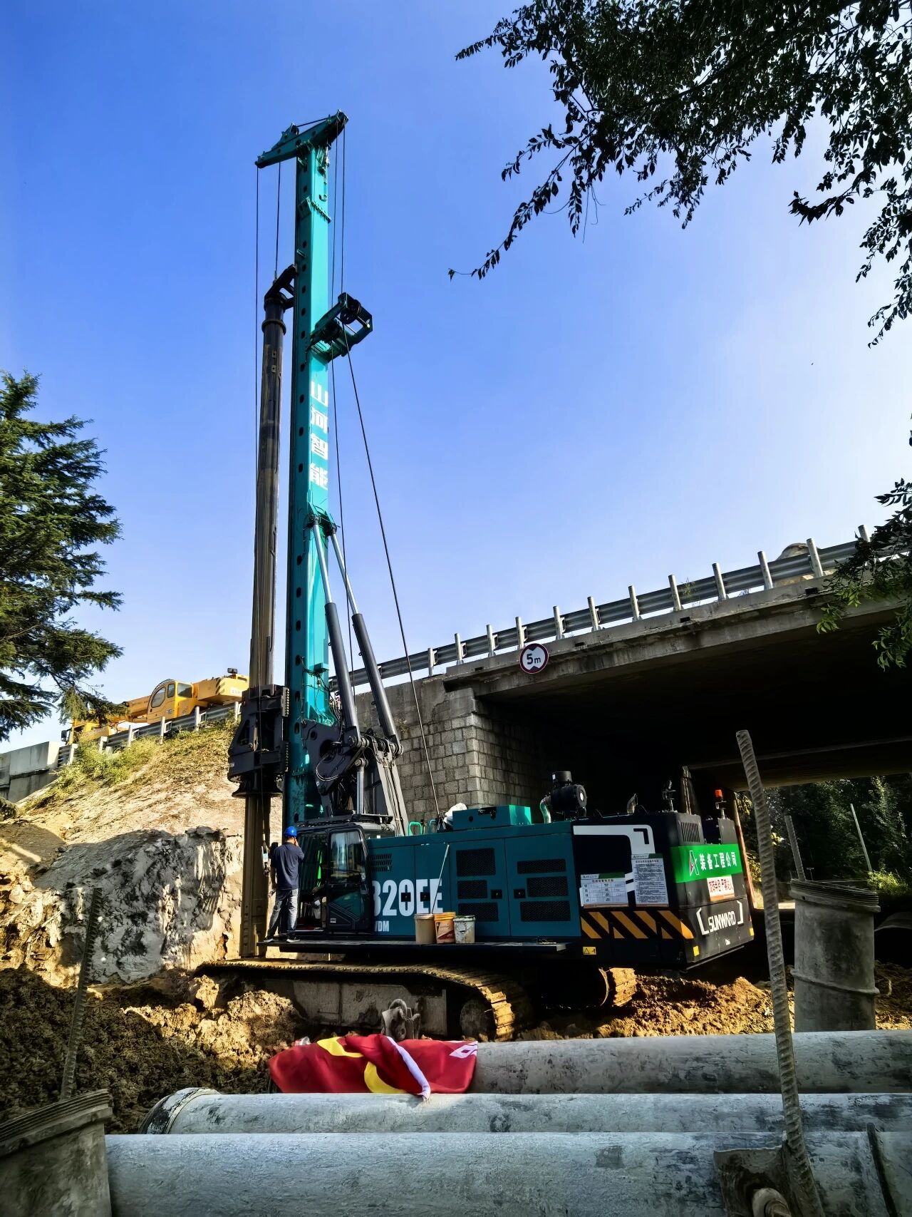 恒峰g22智能增程式电动旋挖钻机助力山东高速建设，，，，，，，绿色施工效果显著