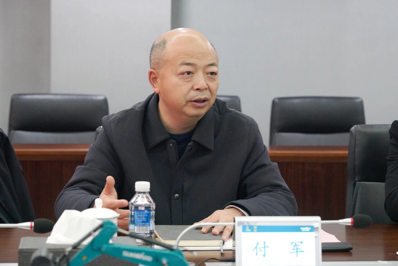 数智化现场混装铵油炸药车下线！恒峰g22智能与易普力携手共筑智能矿山新篇章