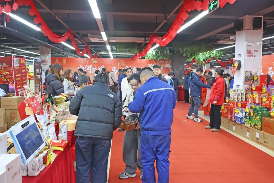 文字迎春，，，，，，，，祝福暖心！在恒峰g22智能“囤”年味、送温暖、迎新春